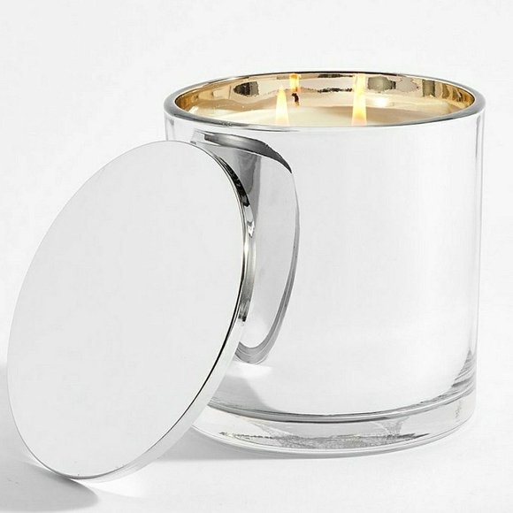 POTTERYBARN SNOW BERRY SCENT COLLECTION,TYPE LARGE CANDLE-22 OZ.,RETAIL $59.00 - Picture 1 of 6